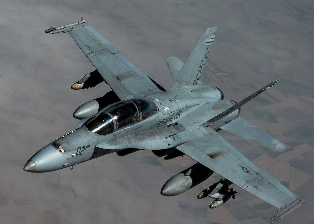 F-18 Hornet vs Super Hornet: Top 10 Differences